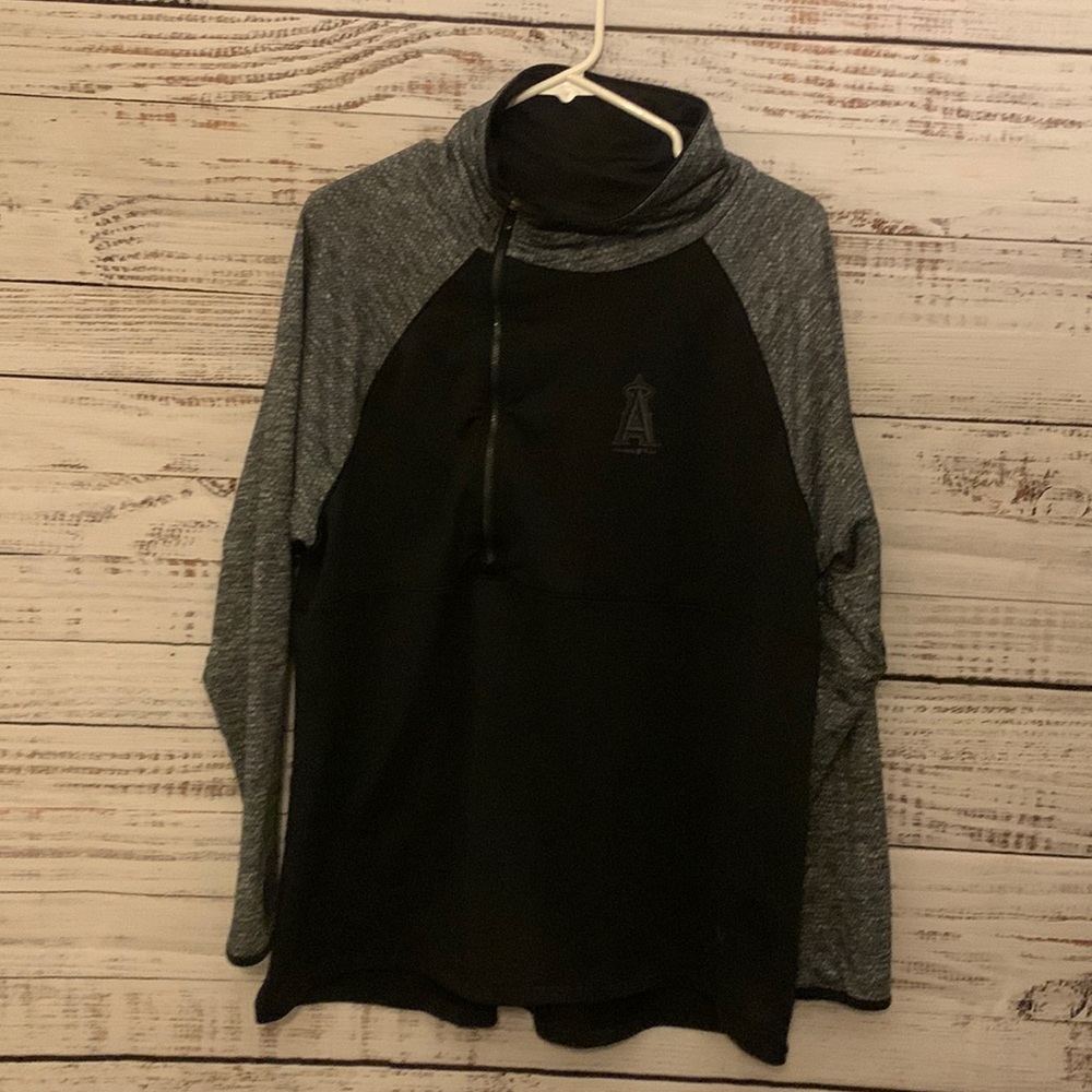 Women Los Angeles Angels half zip Under Armour pullover size 2XL
